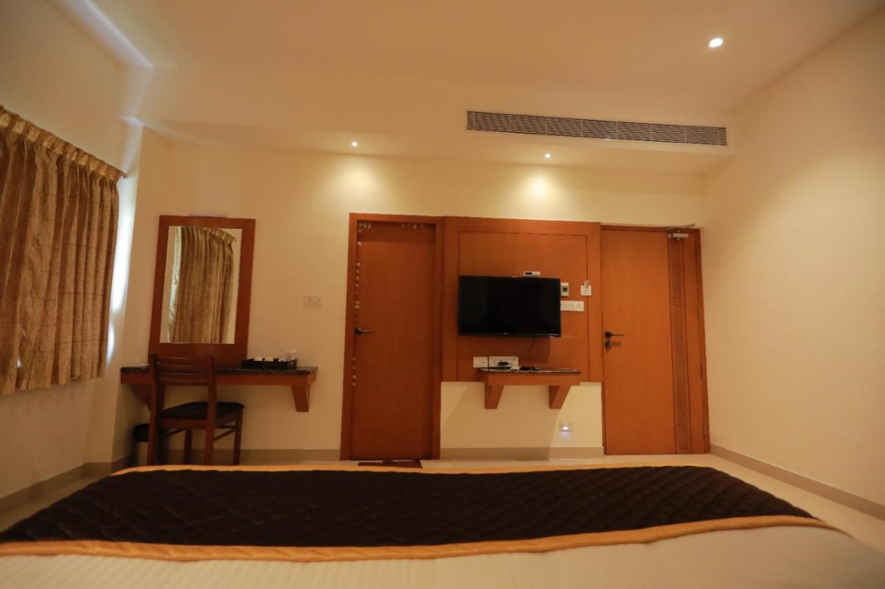 Hotel Ashok Palace Karūr Extérieur photo