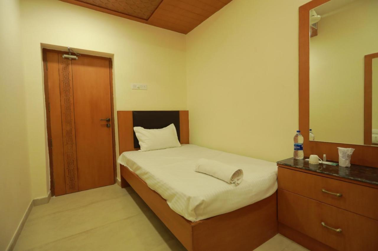 Hotel Ashok Palace Karūr Extérieur photo