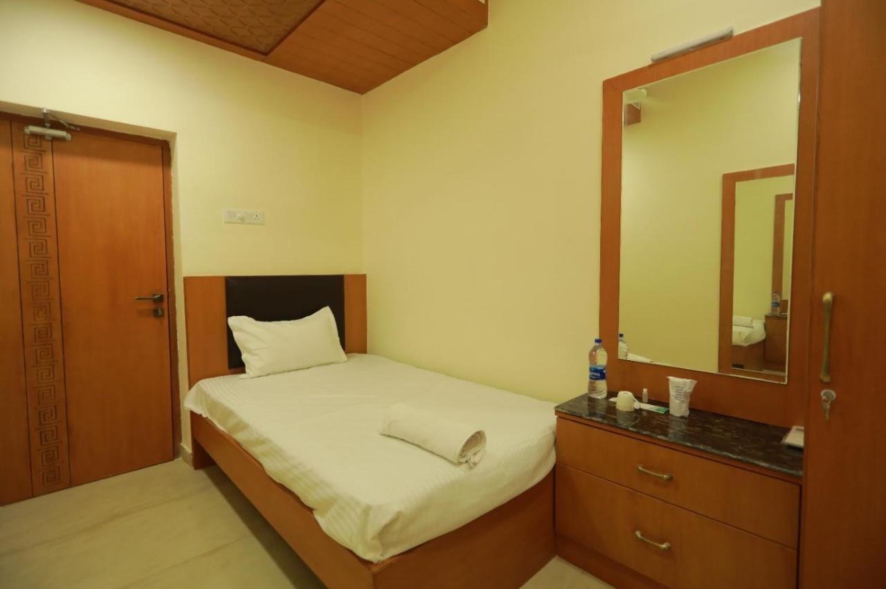 Hotel Ashok Palace Karūr Extérieur photo