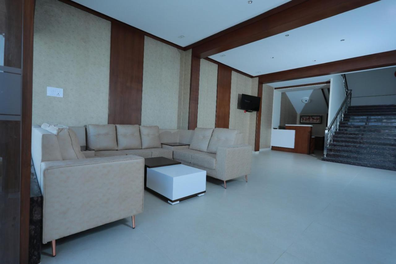 Hotel Ashok Palace Karūr Extérieur photo