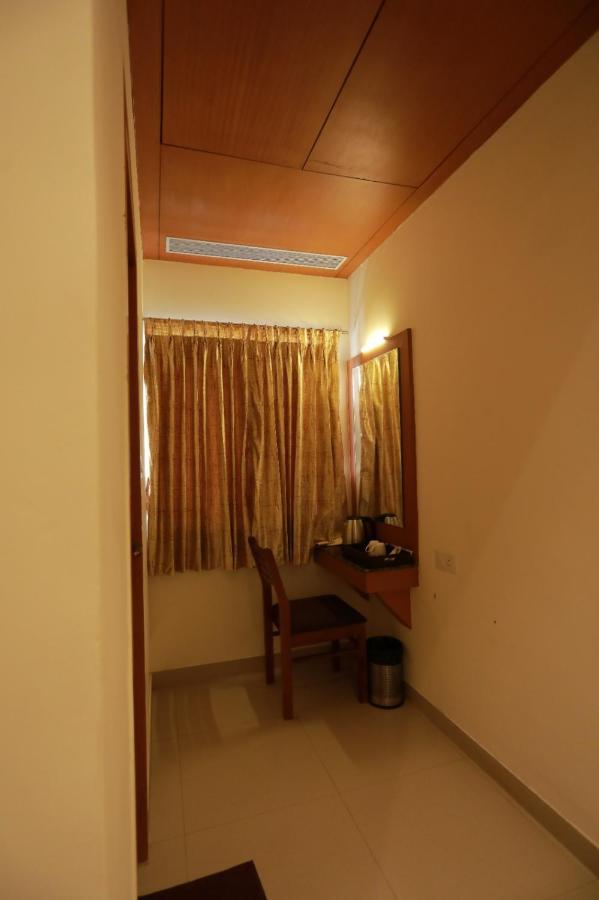 Hotel Ashok Palace Karūr Extérieur photo